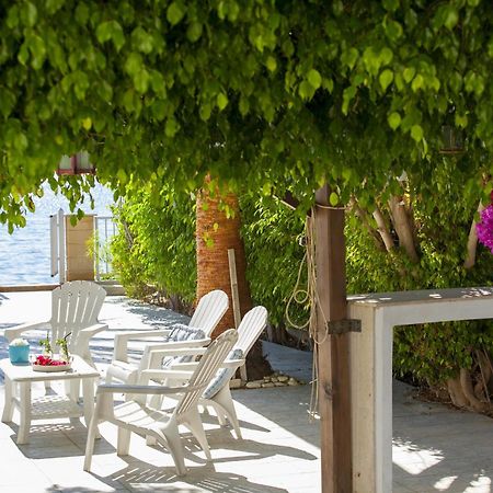 Meneou Beachfront Villa Sunset Pervolia Exterior foto