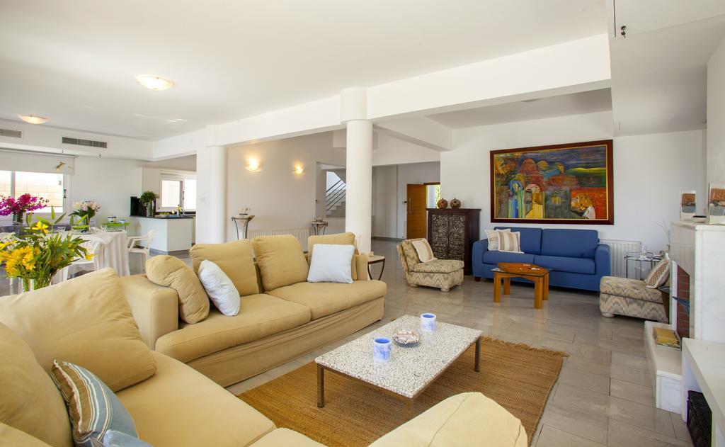 Meneou Beachfront Villa Sunset Pervolia Quarto foto