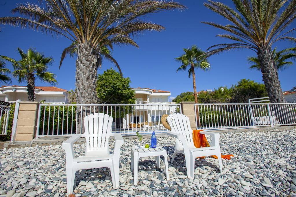 Meneou Beachfront Villa Sunset Pervolia Quarto foto