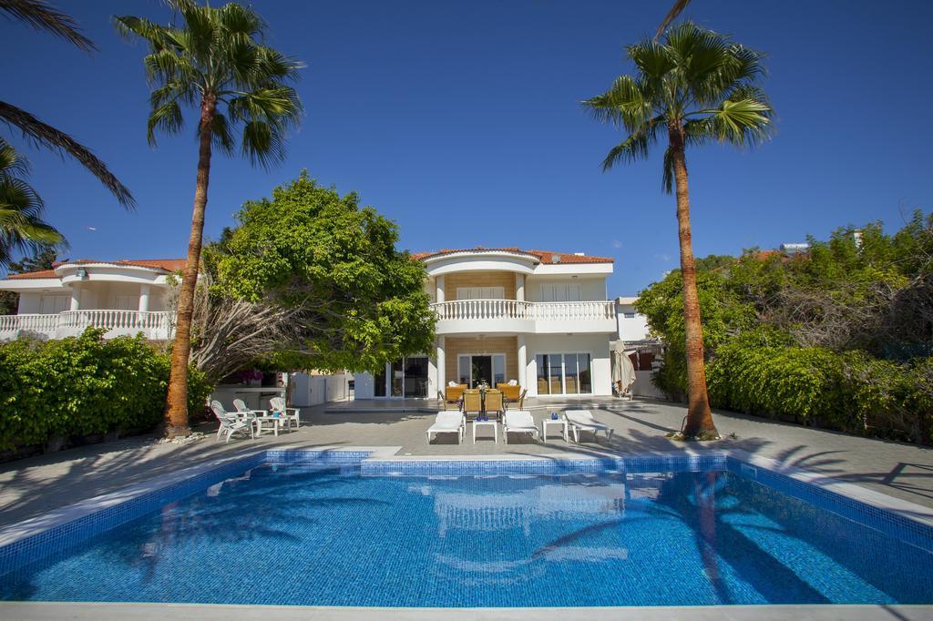 Meneou Beachfront Villa Sunset Pervolia Quarto foto