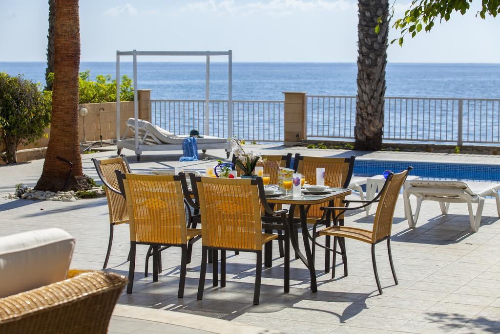 Meneou Beachfront Villa Sunset Pervolia Quarto foto