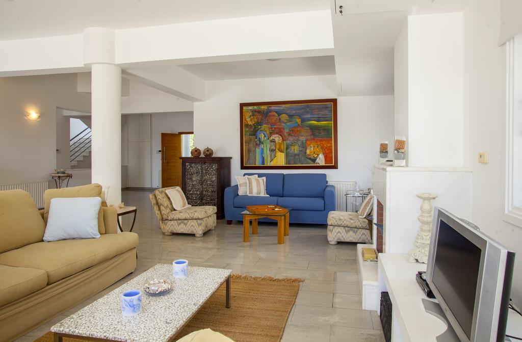 Meneou Beachfront Villa Sunset Pervolia Quarto foto