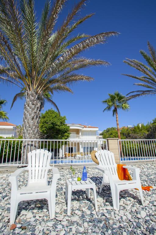 Meneou Beachfront Villa Sunset Pervolia Quarto foto