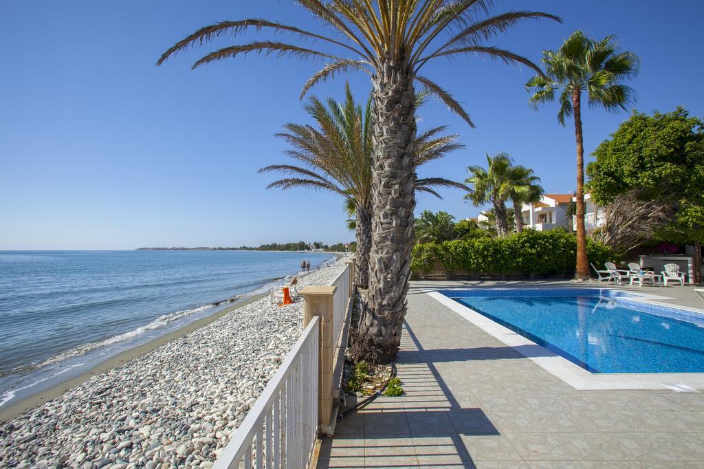 Meneou Beachfront Villa Sunset Pervolia Quarto foto