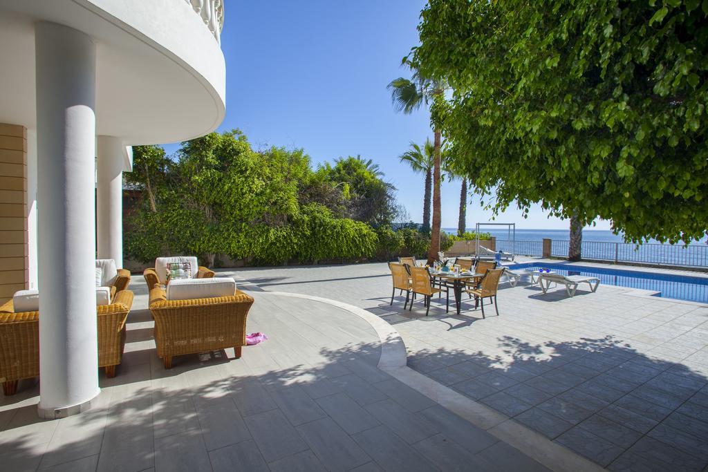 Meneou Beachfront Villa Sunset Pervolia Quarto foto